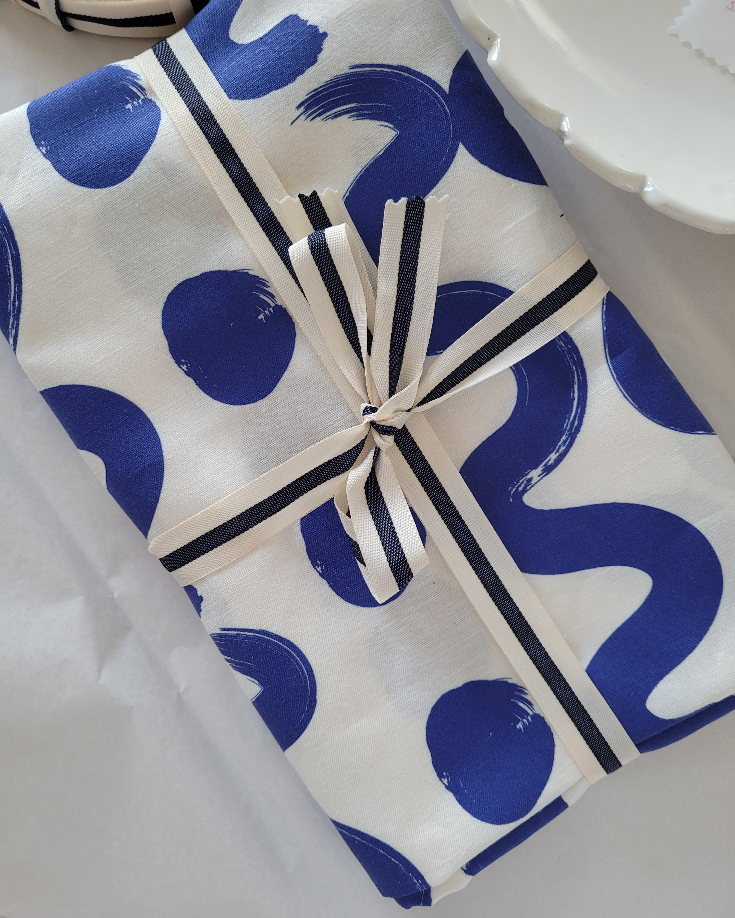 Ma Maison blue wave tablecloth